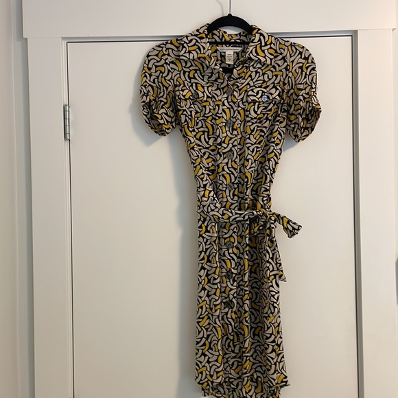 Diane von Furstenberg button up midi dress 100% silk - Picture 2 of 5